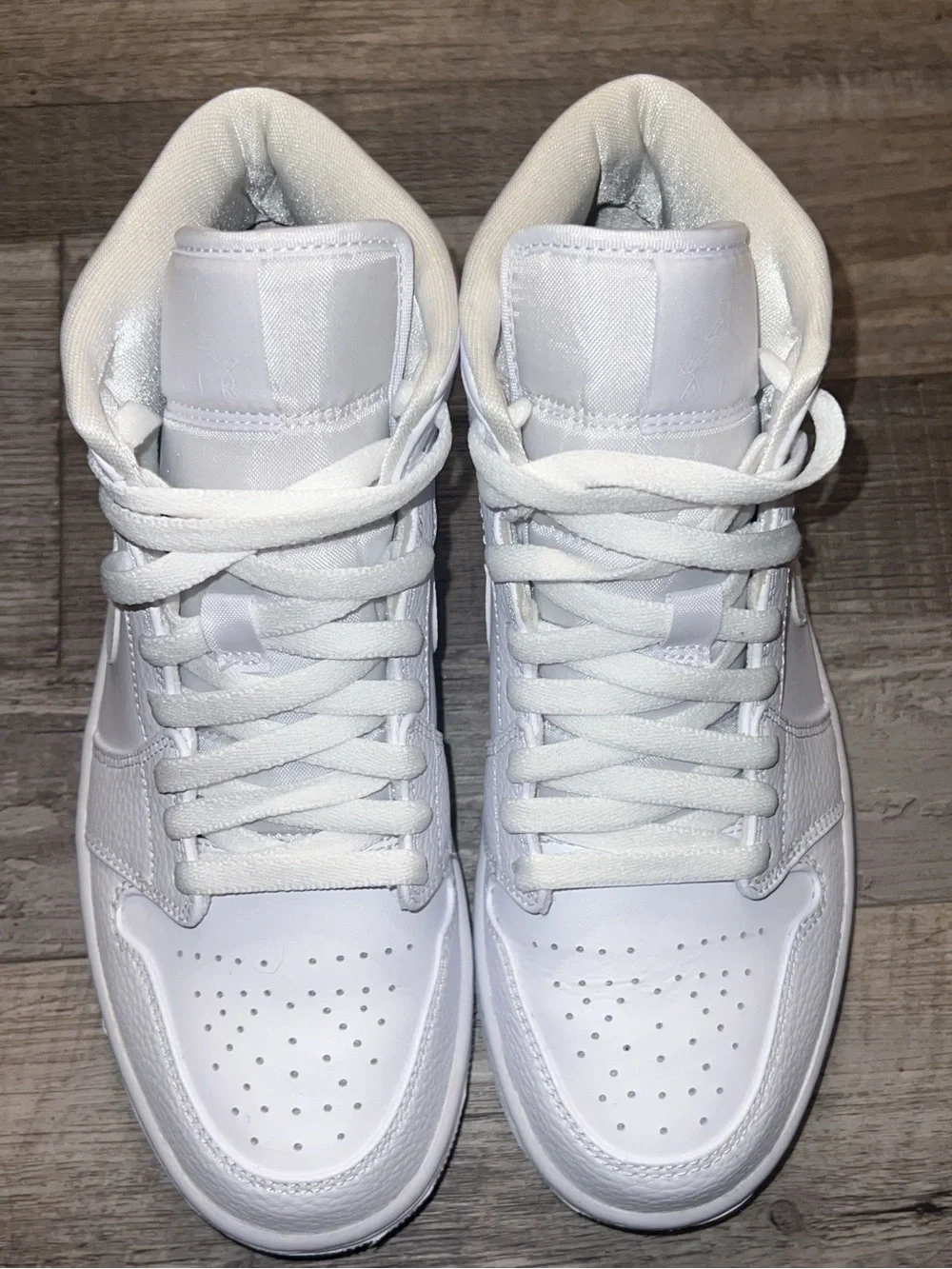Nike Air Jordan 1 Mid in White - Picture 2 of 4